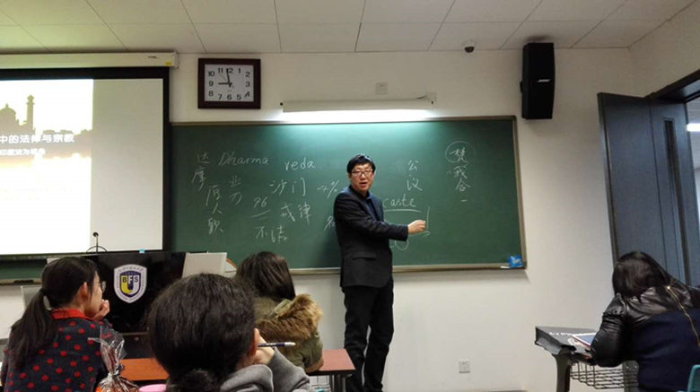 比较法讲座照片.jpg